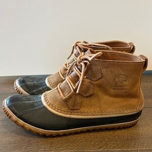 Women’s Sorel Waterproof Out N About Boots Size 9.5
